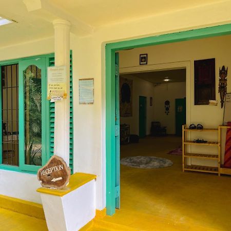 Hostel Lazy Monkey Sri Lanka Dikwella Exterior foto