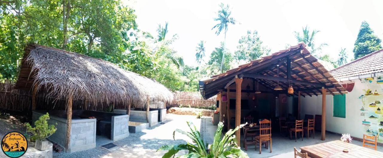 Hostel Lazy Monkey Sri Lanka Dikwella Exterior foto