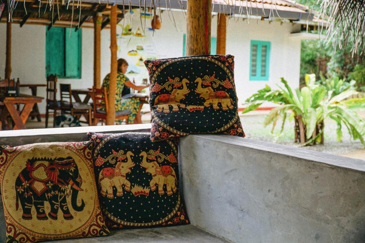 Hostel Lazy Monkey Sri Lanka Dikwella Exterior foto